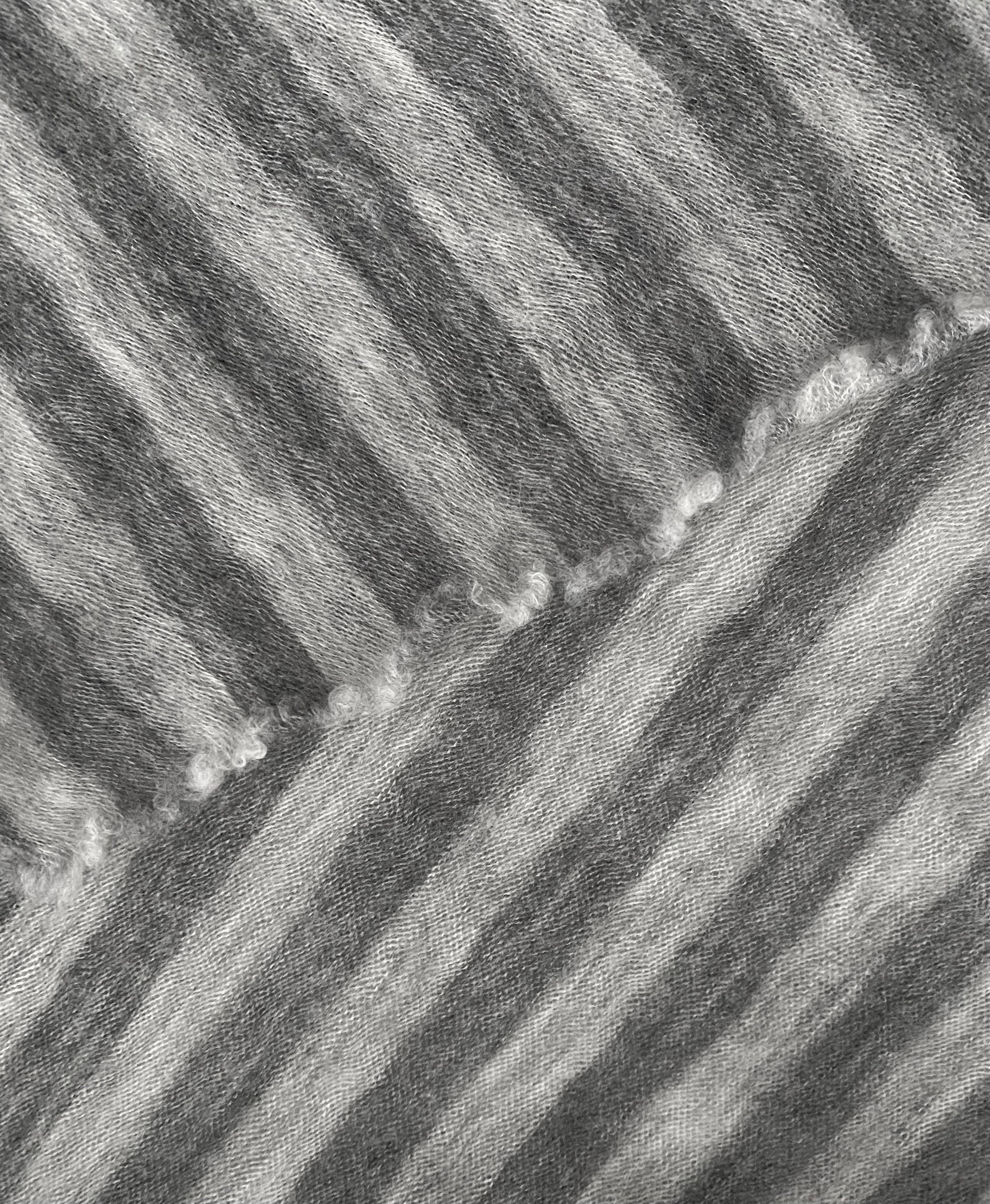 Luxury Big Stripe Light Gray & Mid Gray 2005