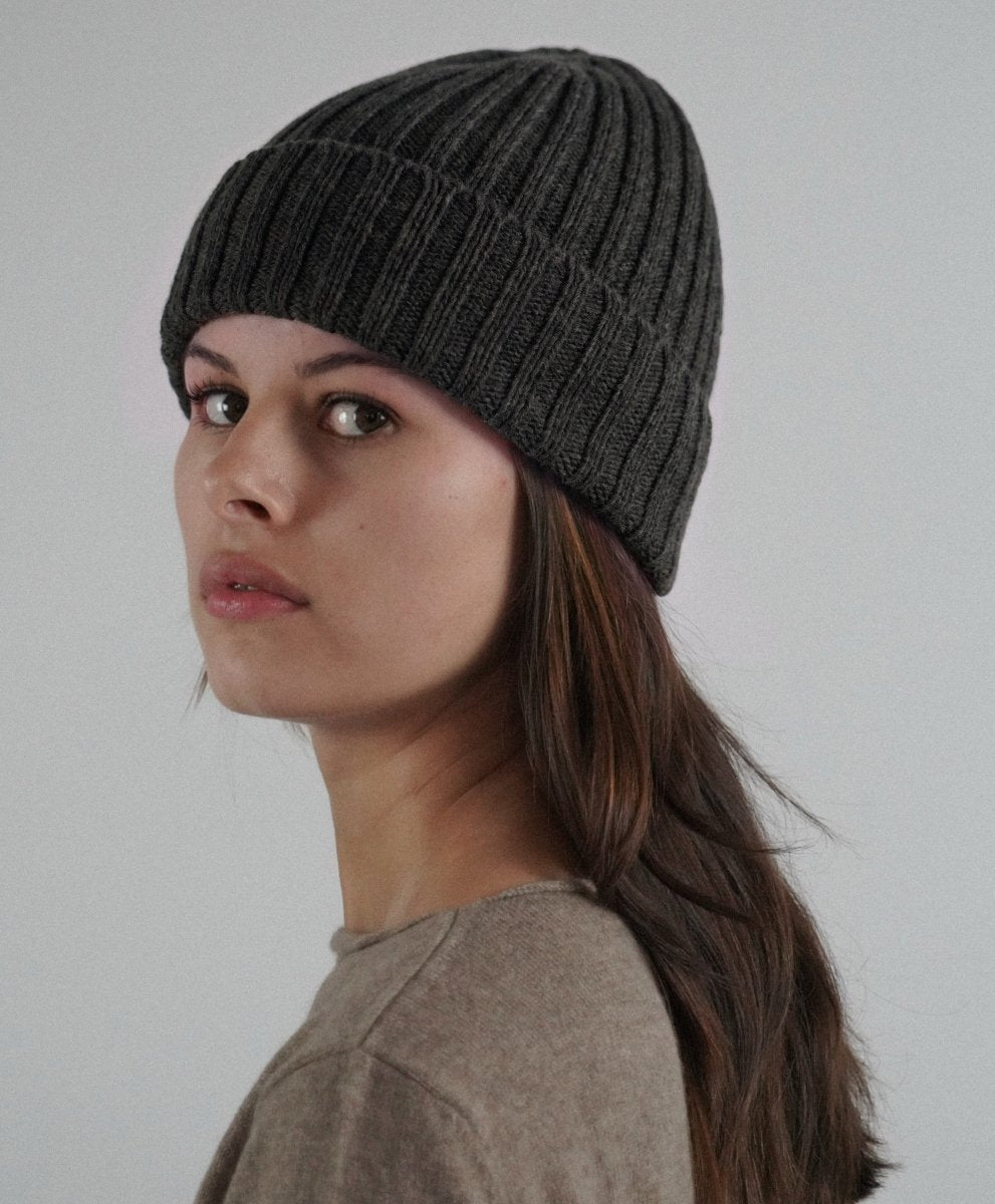 Lue Luca - Mørkegrå - Natura Cashmere